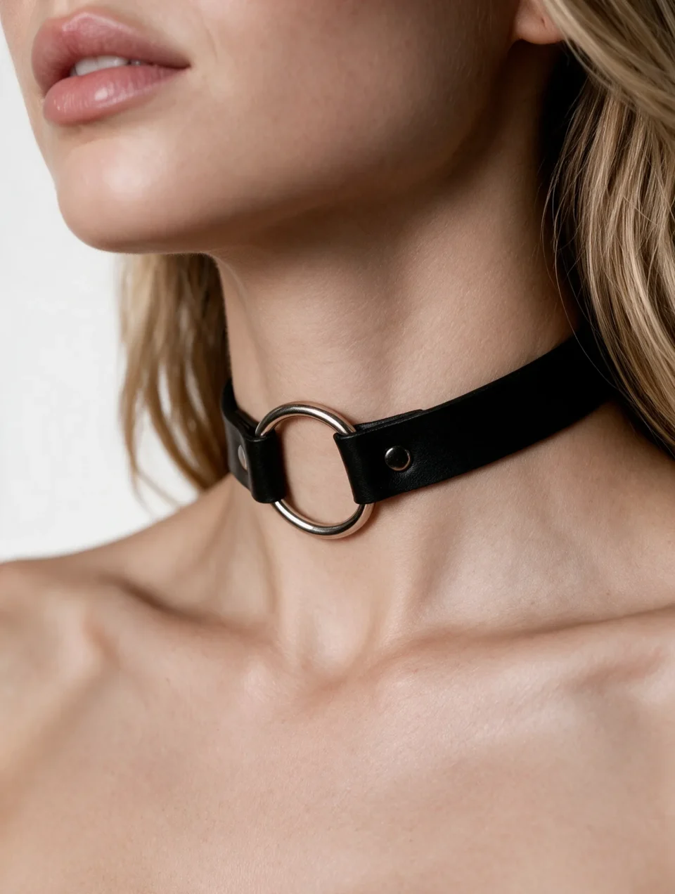 Choker skórzany z metalowym pierścieniem — Czarny · Uniwersalny