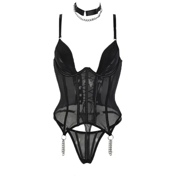 Transparentny gorset z łańcuszkami i chok”.