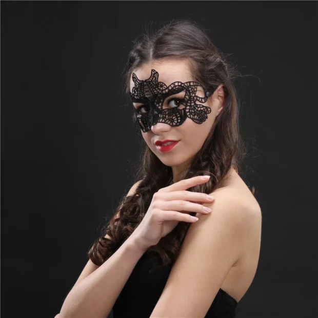 Maska koronkowa – różne warianty