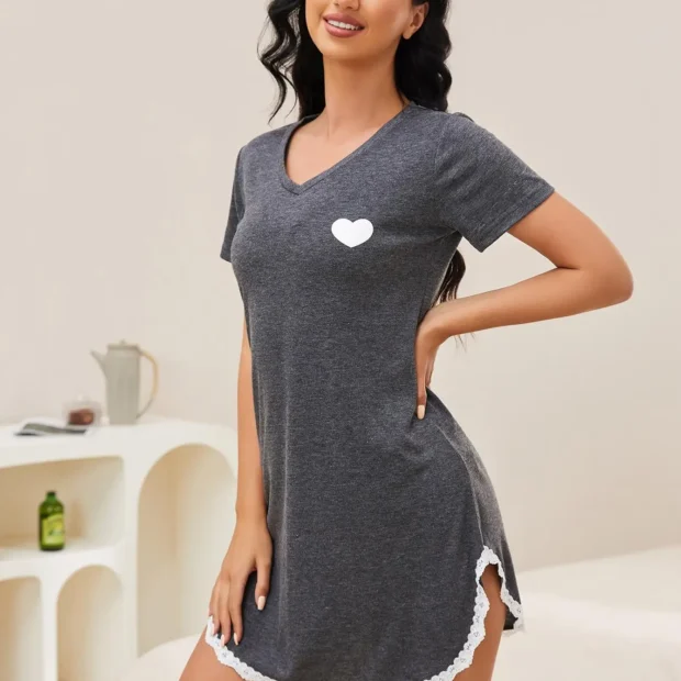 Koszula nocna z serduszkiem i koronką