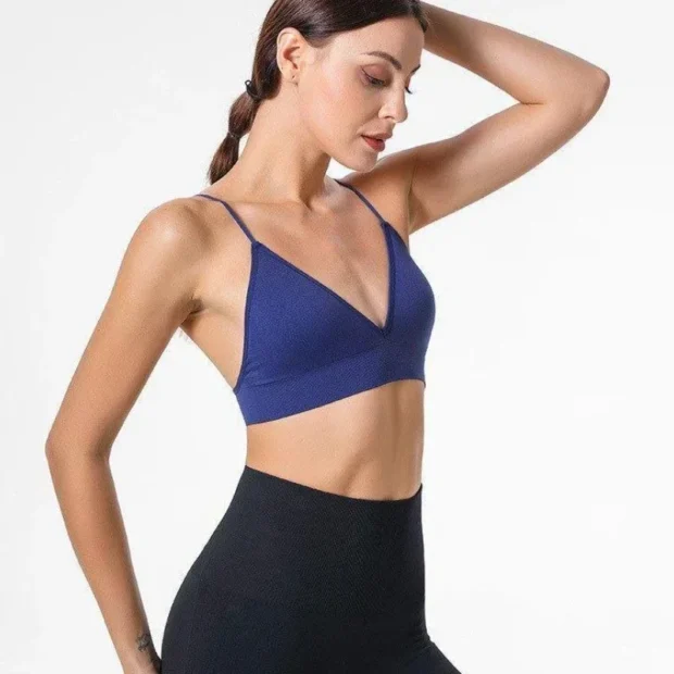 Braletka z trójkątnymi miseczkami i dekoltem V