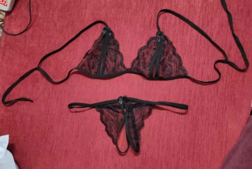 Zestaw bielizny koronkowej z otwartym krokiem i ozdobnymi kokardkami photo review