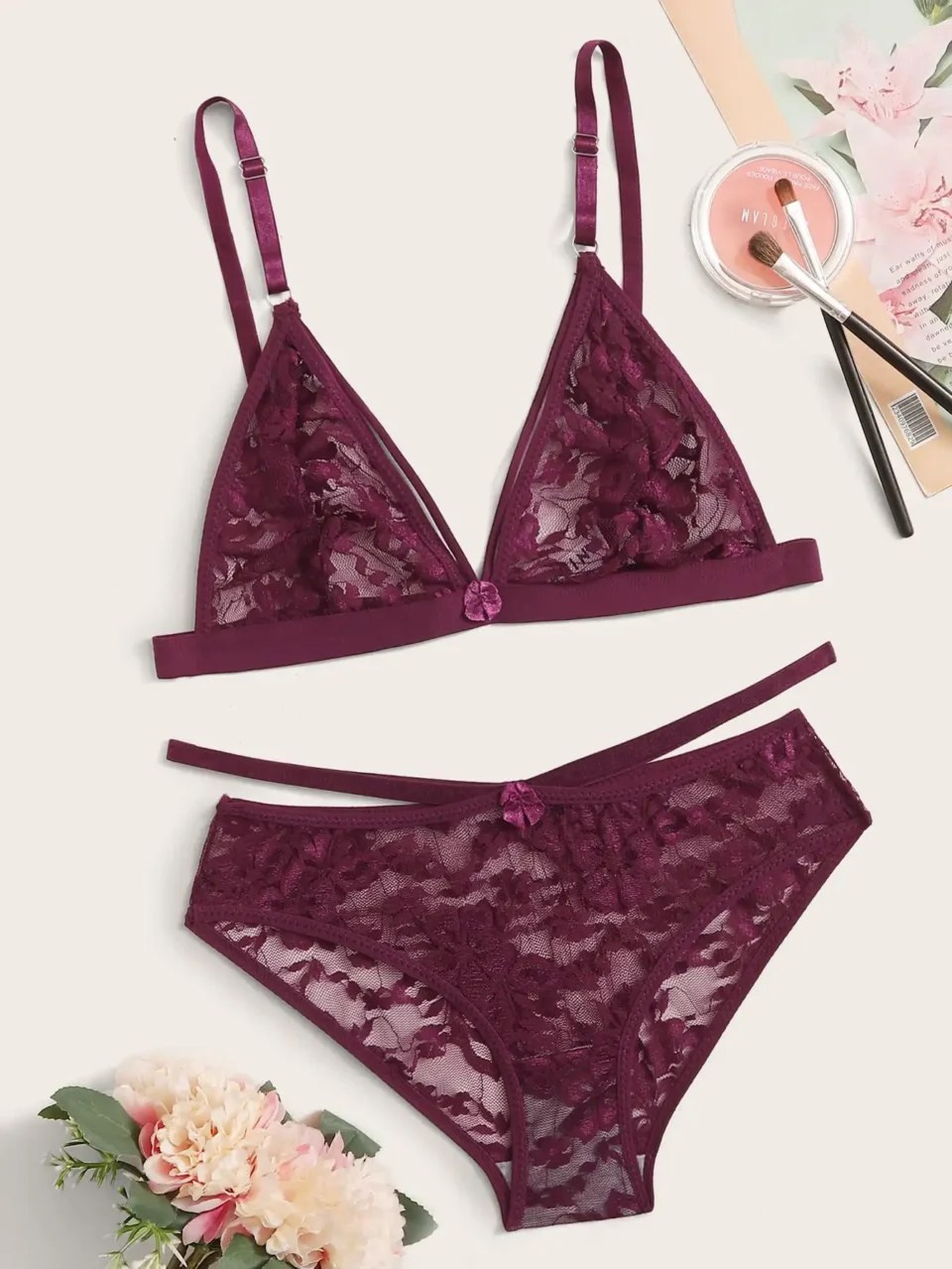 Koronkowy zestaw bielizny z paseczkami