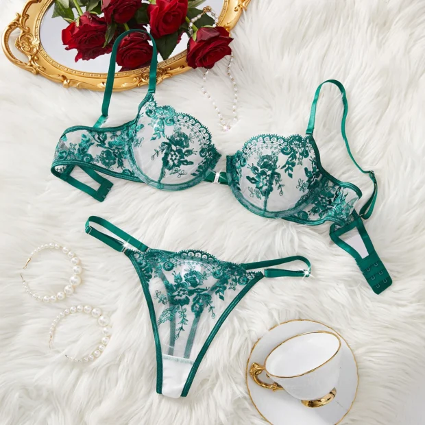 Przezroczysty zestaw bielizny z zielonym haftem kwiatowym