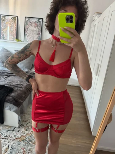 Satynowy zestaw bielizny z pasem do pończoch i obrożą photo review