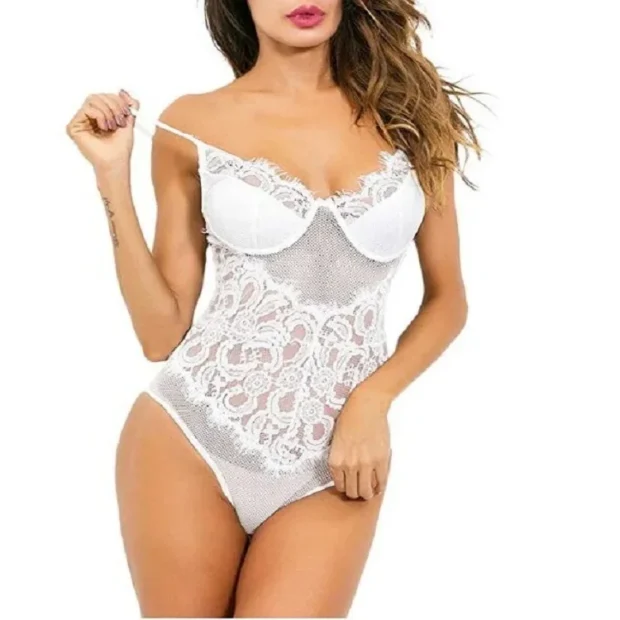 Koronkowe body z cienkimi ramiączkami i gładkimi miseczkami